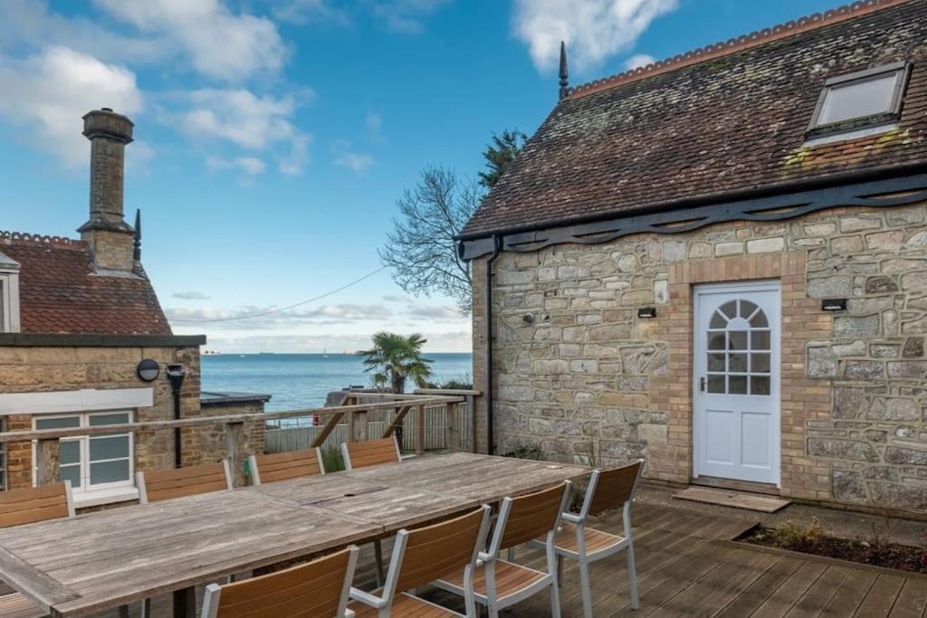 The Old Boat House, Seaview - Seafront Three Bedroom Cottage With Separate Two Bedroom Annexe Εξωτερικό φωτογραφία