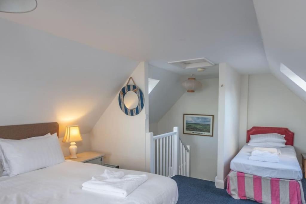 The Old Boat House, Seaview - Seafront Three Bedroom Cottage With Separate Two Bedroom Annexe Εξωτερικό φωτογραφία